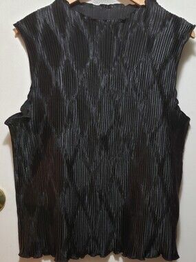 Sleeveless Black Pleated Tank Top - Elegant Women's Layering Piece
